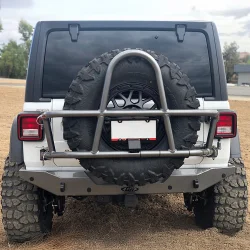 Zderzak aluminiowy tył z mocowaniem na koło zapasowe GenRight Jeep Wrangler JL